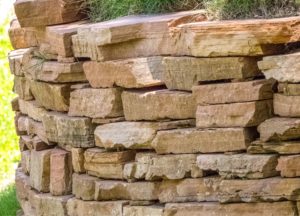 Mur de soutènement en pierre 